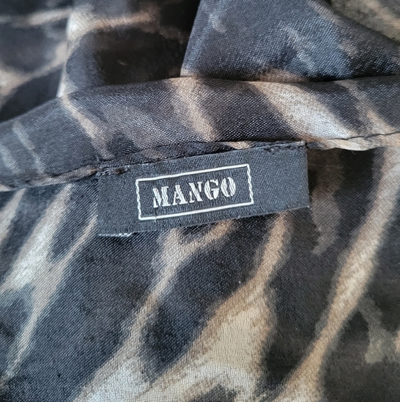 Host Pick 💝 Mango | Printed lightweight scarf - Picture 4 of 4